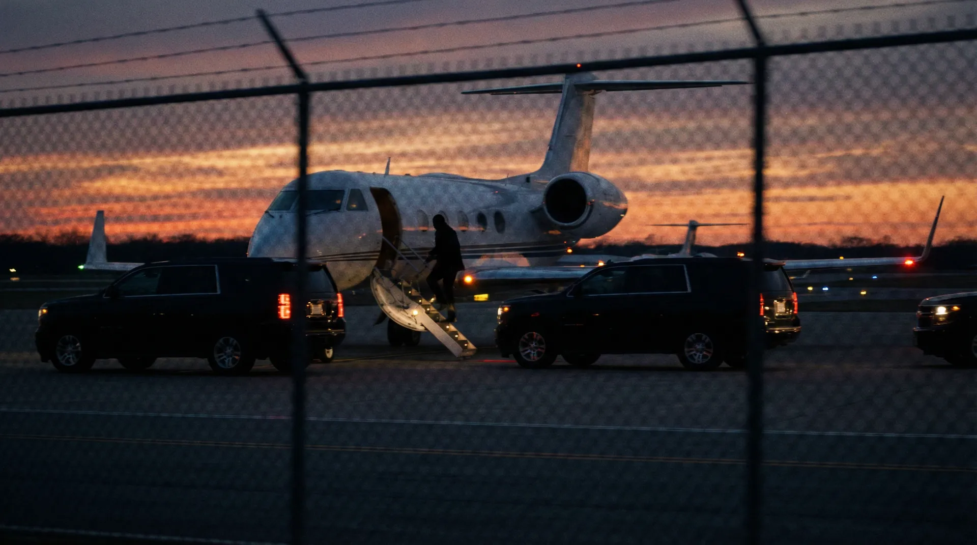 91吃瓜 - 私人飞机机场偷拍